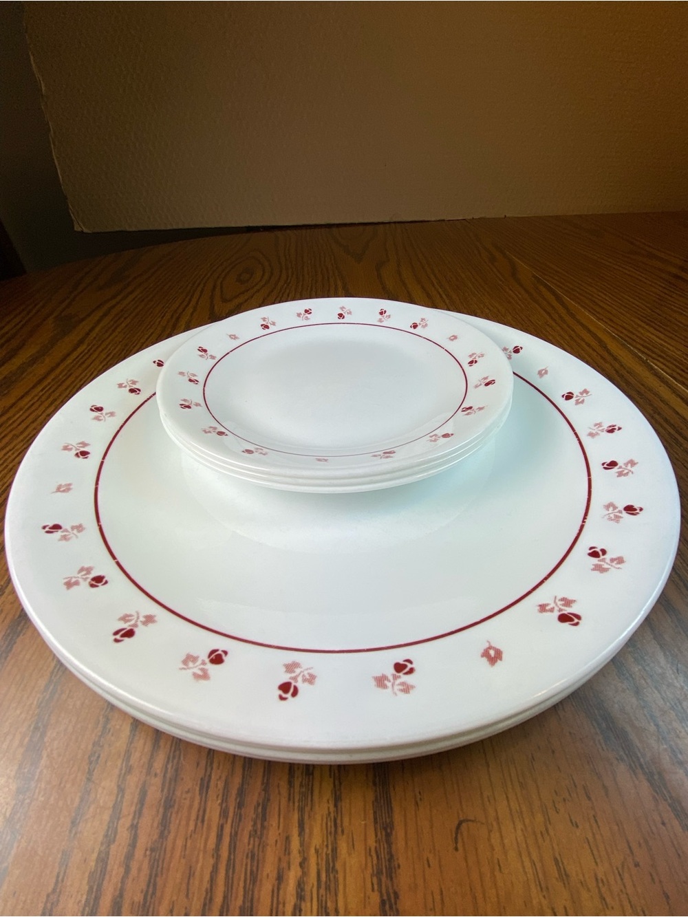 7pcs Corelle Burgundy Rose Dinner & Bread Salad Dessert plates Plate
